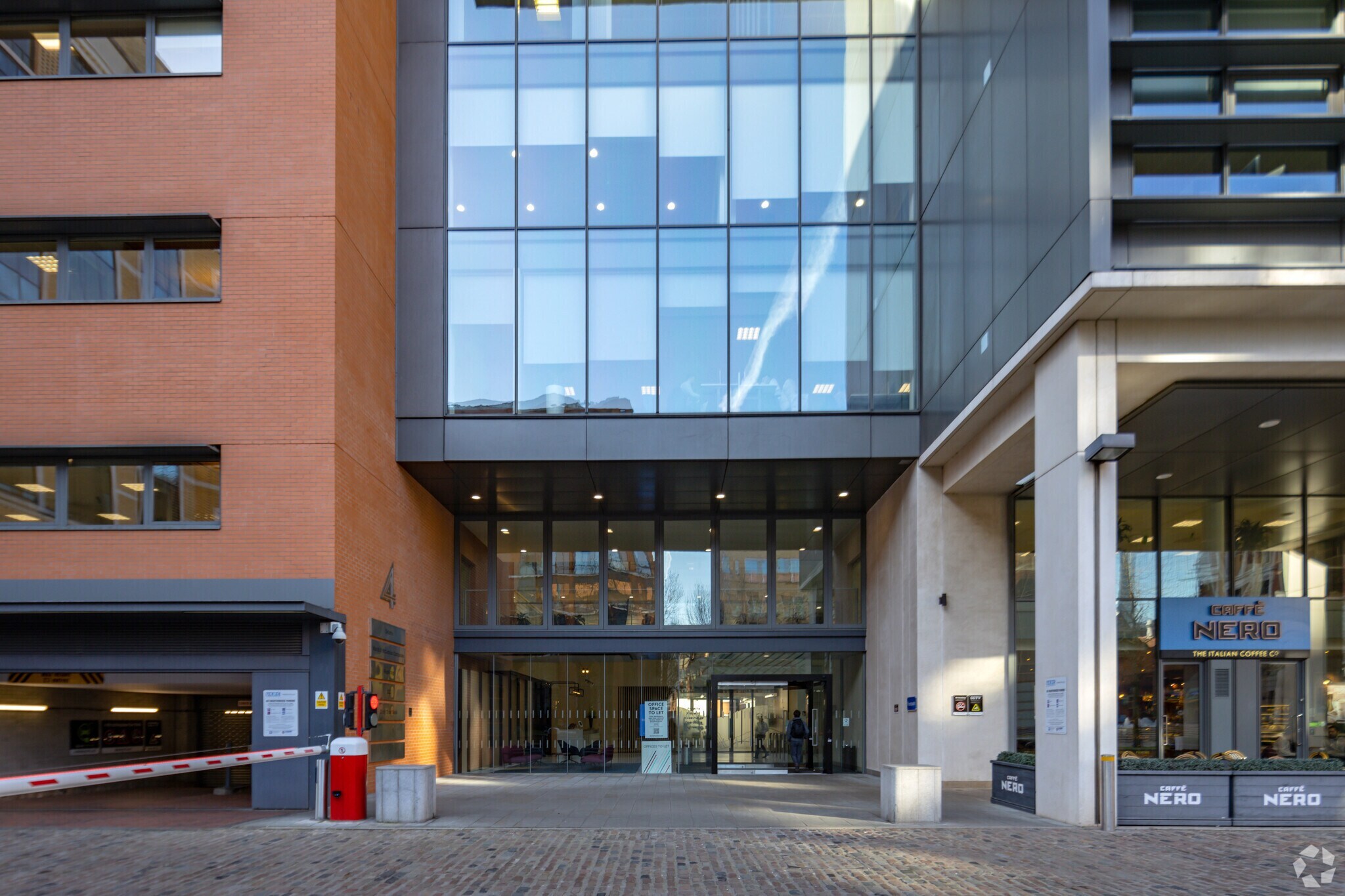 4 Brindley Pl Birmingham Building Photo 13 Large High Definition